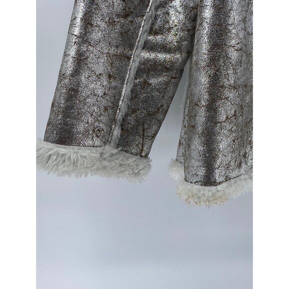 URBAN OUTFITTERS Women's Silver Metallic Faux-Fur Button-Down Coat SZ M - Picture 8 of 12